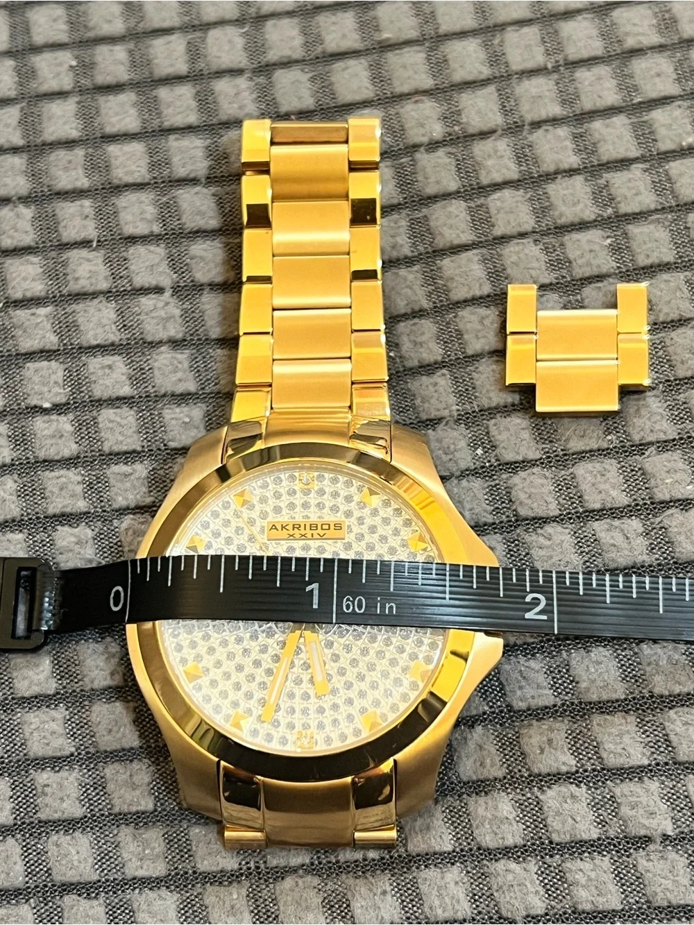Akribos XXIV stylish gold